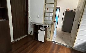 Quarto janelinha barão geraldo